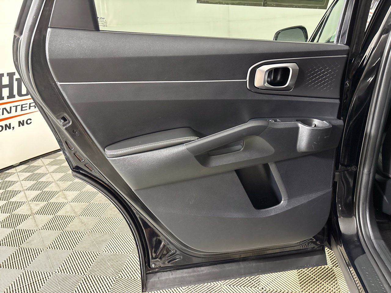 Used 2024 Kia Sorento S w/ Panoramic Sunroof Package FWD image 24