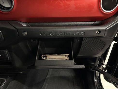 Used 2018 Jeep Wrangler Unlimited Rubicon image 55