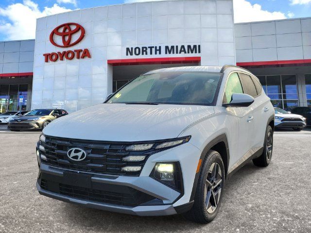 Used 2026 Hyundai Tucson SEL Plus FWD image 2