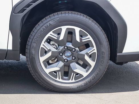Certified 2025 Subaru Forester Premium AWD/4WD image 13