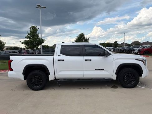 Used 2025 Toyota Tundra SR5 AWD/4WD image 10