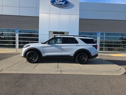 New 2026 Ford Explorer Tremor w/ Tremor Ultimate Package image 2