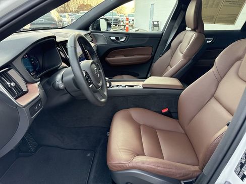 Used 2024 Volvo XC60 T8 Plus w/ Protection Package Premier image 35