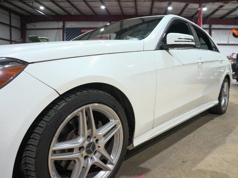 Used 2014 Mercedes-Benz E 350 E 350 Luxury 4MATIC AWD 4dr Se image 39