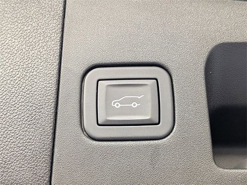 Certified 2025 Cadillac XT5 Premium Luxury image 13