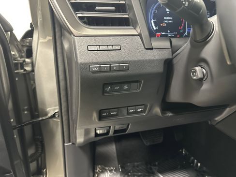 Certified 2025 Lexus GX 550 image 37