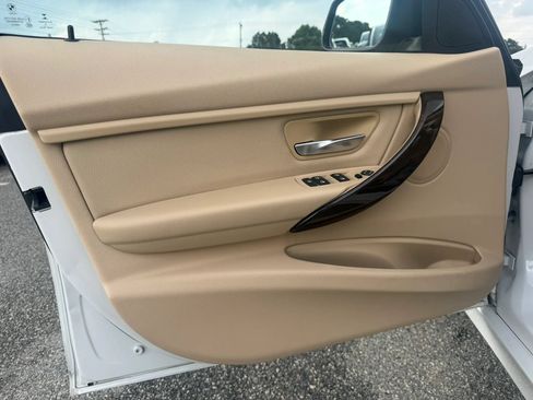 Used 2015 BMW 320i Sedan RWD image 7