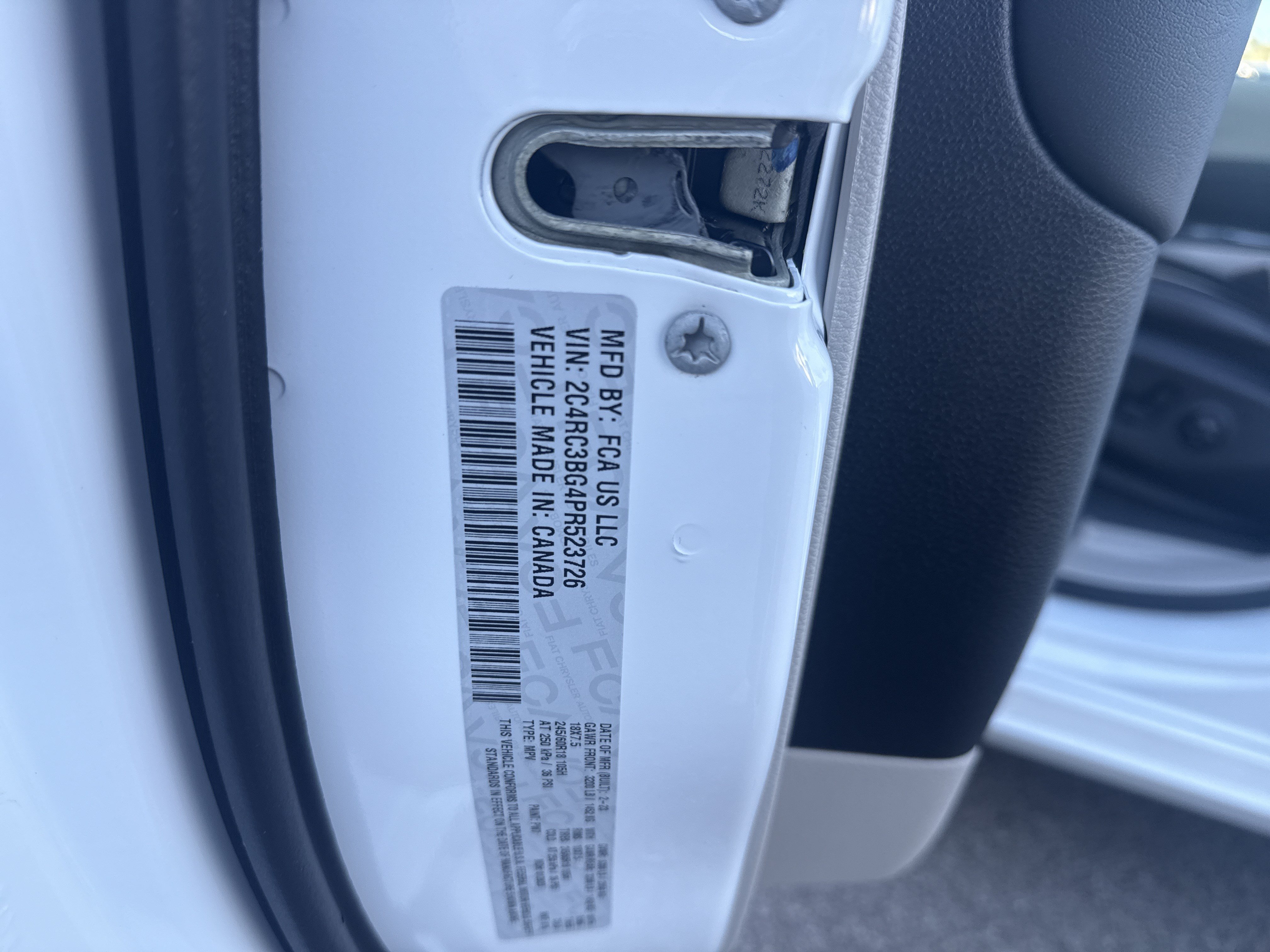Used 2023 Chrysler Pacifica Touring-L w/ Uconnect Theater Family Group AWD/4WD image 32