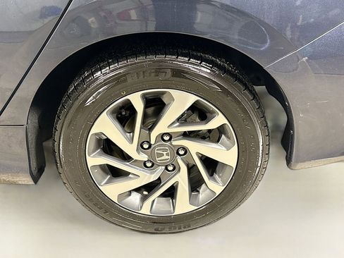 Used 2018 Honda Civic EX image 27