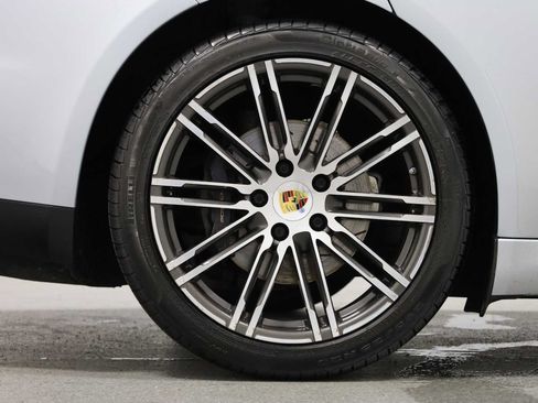 Used 2016 Porsche Panamera Edition RWD image 37