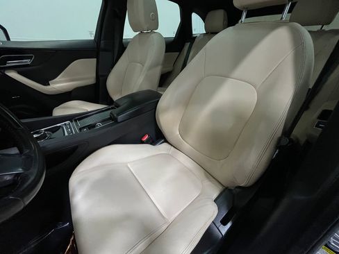 Used 2020 Jaguar F-PACE Premium image 15