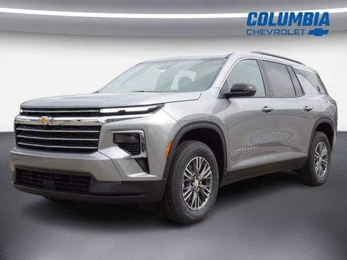 New 2026 Chevrolet Traverse LT w/ Driver Confidence Package FWD image 3
