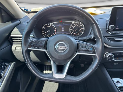 Used 2022 Nissan Altima 2.5 SV w/ SV Premium Package FWD image 13