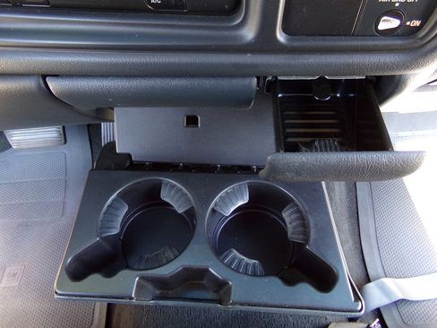 Used 2000 Chevrolet Silverado 1500 LS w/ Off-Road Chassis Pkg image 27