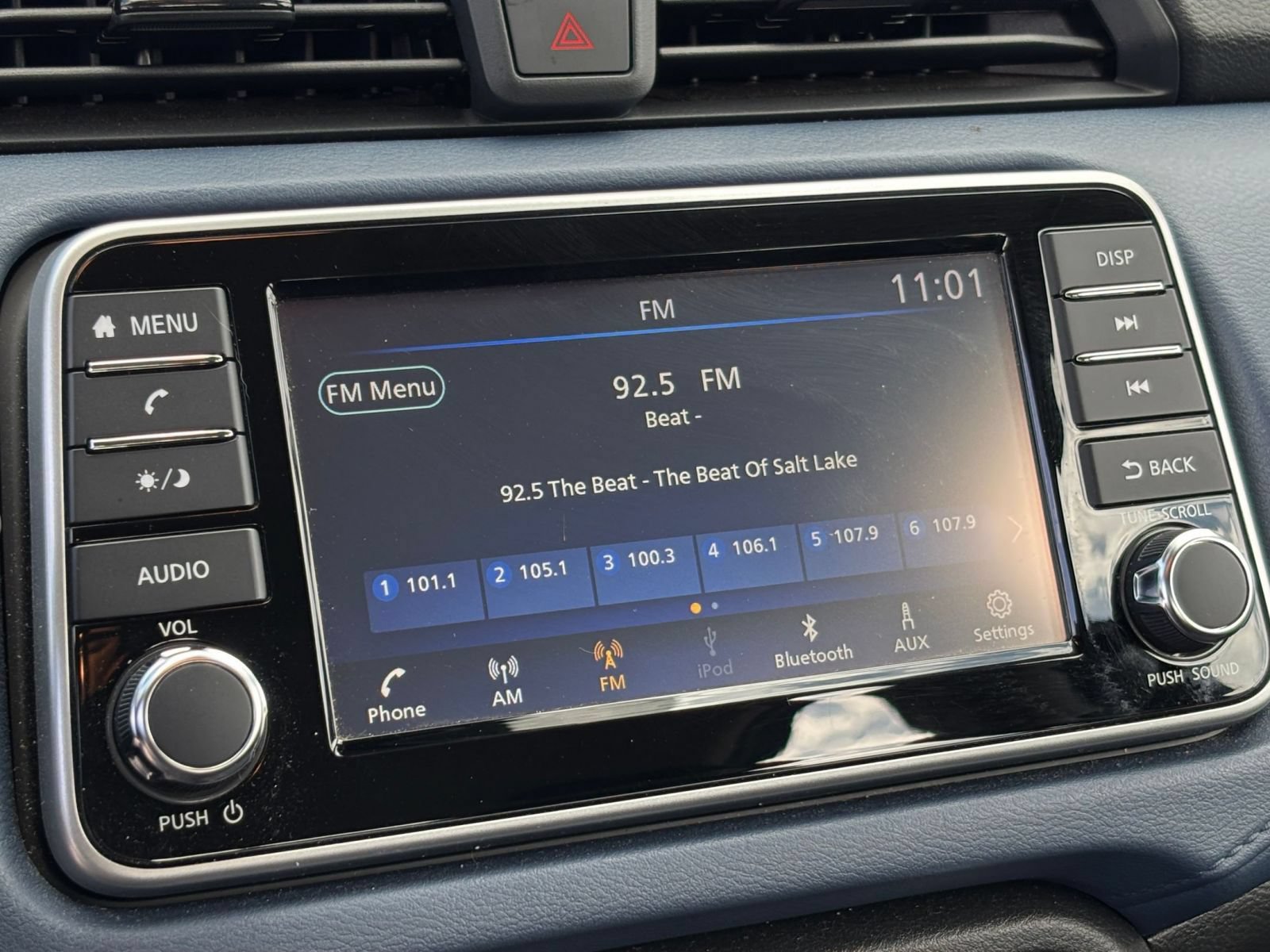 Used 2025 Nissan Versa SV FWD image 19