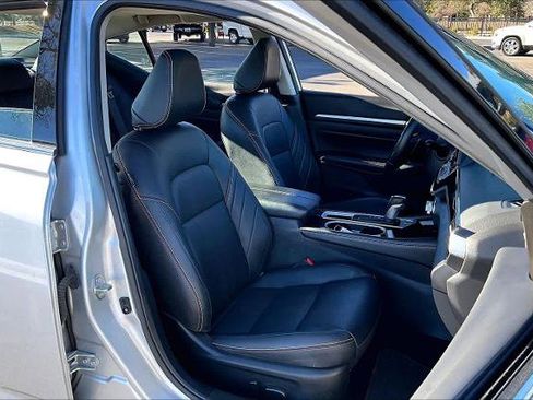 Certified 2024 Nissan Altima 2.5 SR w/ SR Premium Package image 9