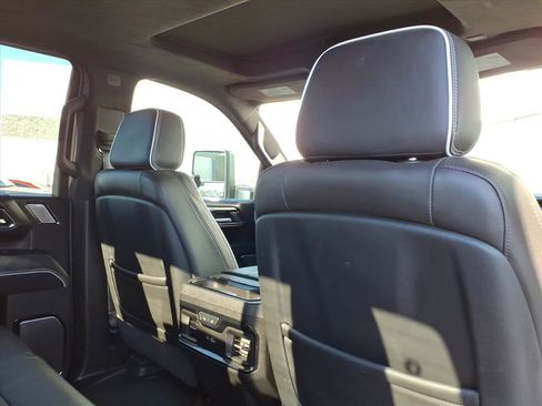 Used 2024 GMC Sierra 2500 AT4X image 13