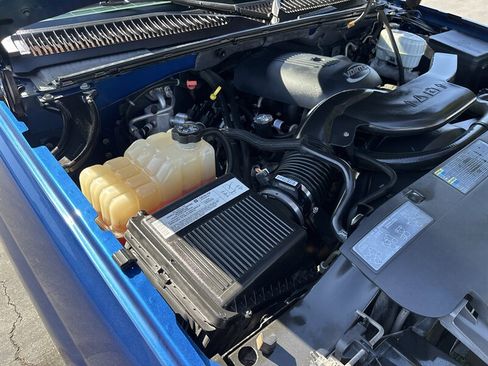 Used 2004 Chevrolet Avalanche 2WD image 40