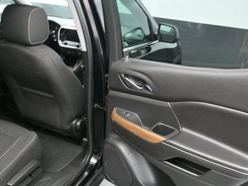 Used 2019 GMC Acadia SLE AWD/4WD image 9