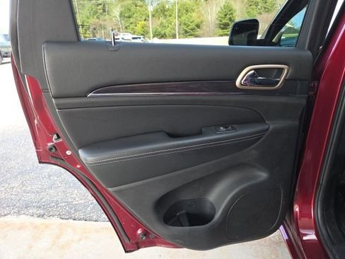 Used 2016 Jeep Grand Cherokee Overland w/ Advanced Technology Group image 26