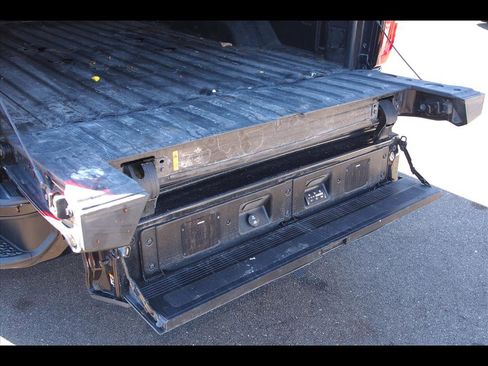 Used 2021 GMC Sierra 2500 Denali w/ Denali Black Diamond Edition image 5