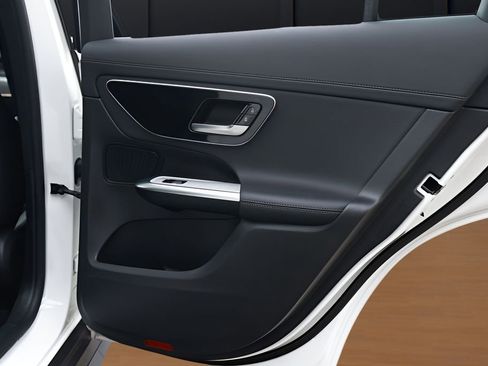 Used 2025 Mercedes-Benz GLC 43 AMG 4MATIC image 20