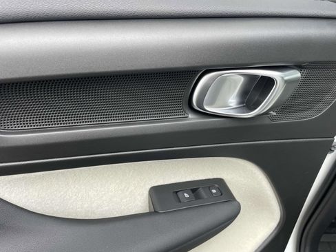 New 2025 Volvo XC40 B5 Plus w/ Protection Package Premier image 21