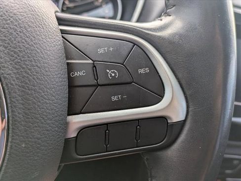 Used 2020 Jeep Compass Latitude image 10