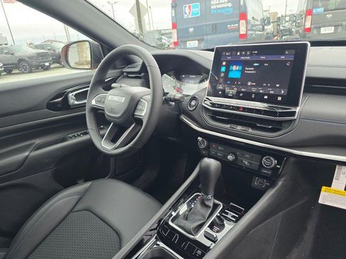 New 2026 Jeep Compass Latitude image 10