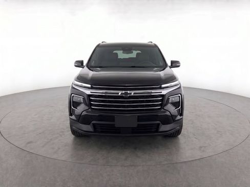 Used 2022 Chevrolet Traverse LT FWD image 2