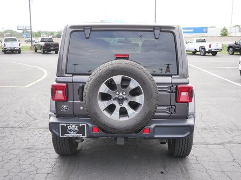 Used 2020 Jeep Wrangler Unlimited Sahara w/ Uconnect 4C Nav & Sound Group AWD/4WD image 9