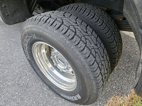 Used 2017 Ford F350 Lariat w/ Chrome Package image 16