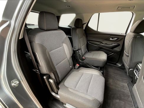 Used 2020 Chevrolet Traverse LT image 25