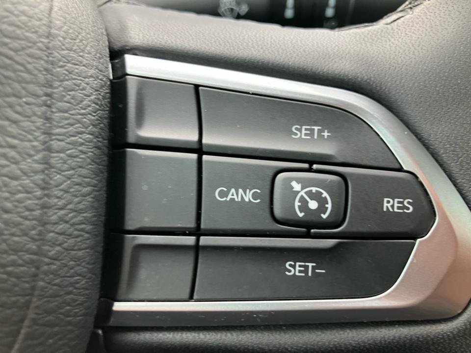 Used 2025 Jeep Compass Latitude AWD/4WD image 23