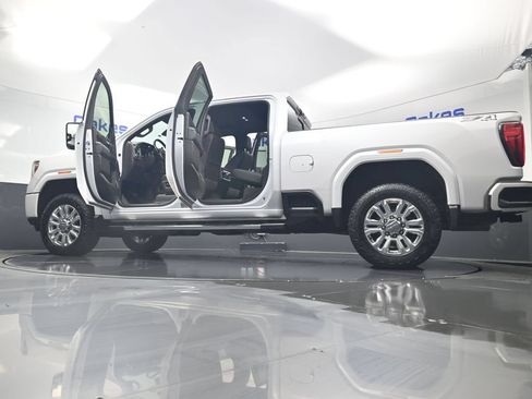 Used 2020 GMC Sierra 2500 Denali w/ Denali Ultimate Package AWD/4WD image 62