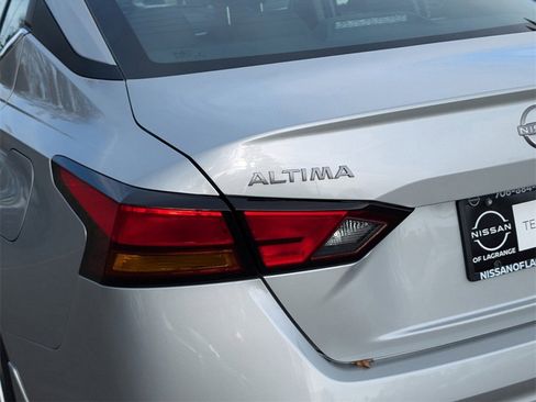 New 2025 Nissan Altima 2.5 S image 9