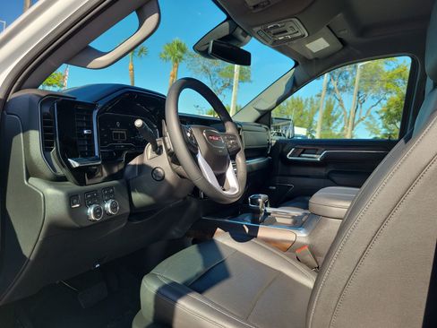 Used 2023 GMC Sierra 1500 SLT w/ SLT Premium Package image 9