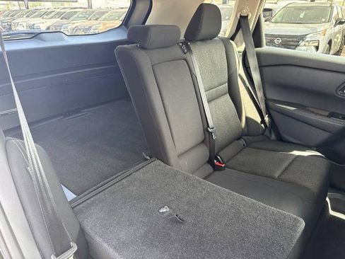 Certified 2024 Nissan Rogue SV FWD image 25