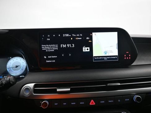 Used 2024 Hyundai Palisade Limited FWD image 15
