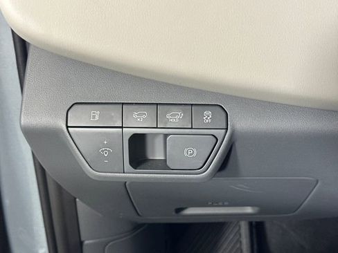 Used 2024 Kia EV9 Land image 19