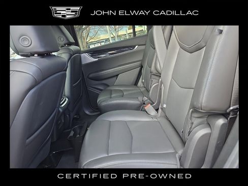 Used 2025 Cadillac XT6 Premium Luxury image 17