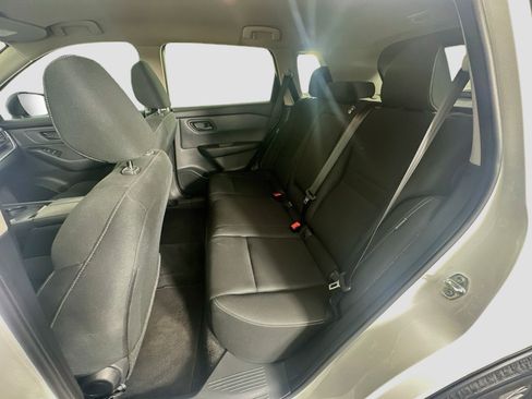Used 2025 Nissan Rogue S FWD image 28