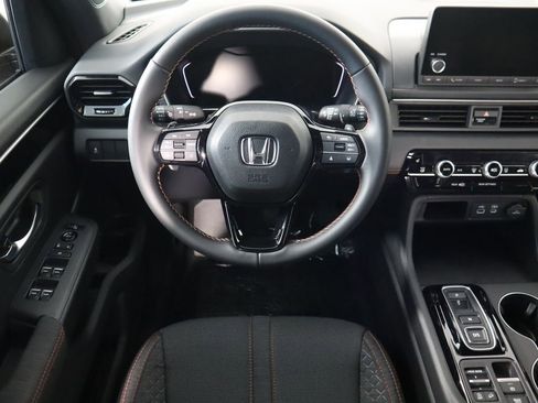 New 2025 Honda Pilot Sport image 10