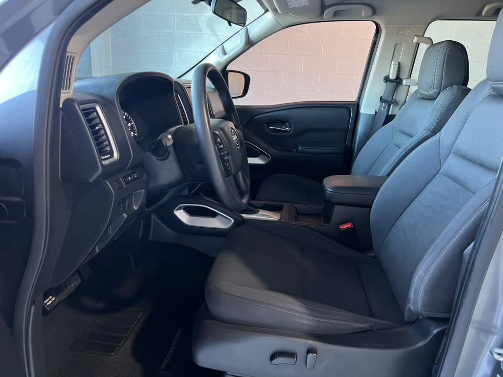 Used 2023 Nissan Frontier SV w/ Tow Package RWD image 12