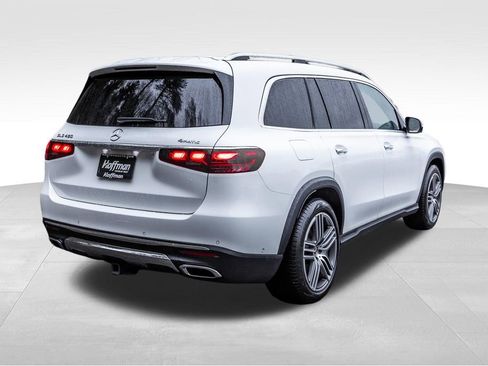 Used 2024 Mercedes-Benz GLS 450 4MATIC image 4