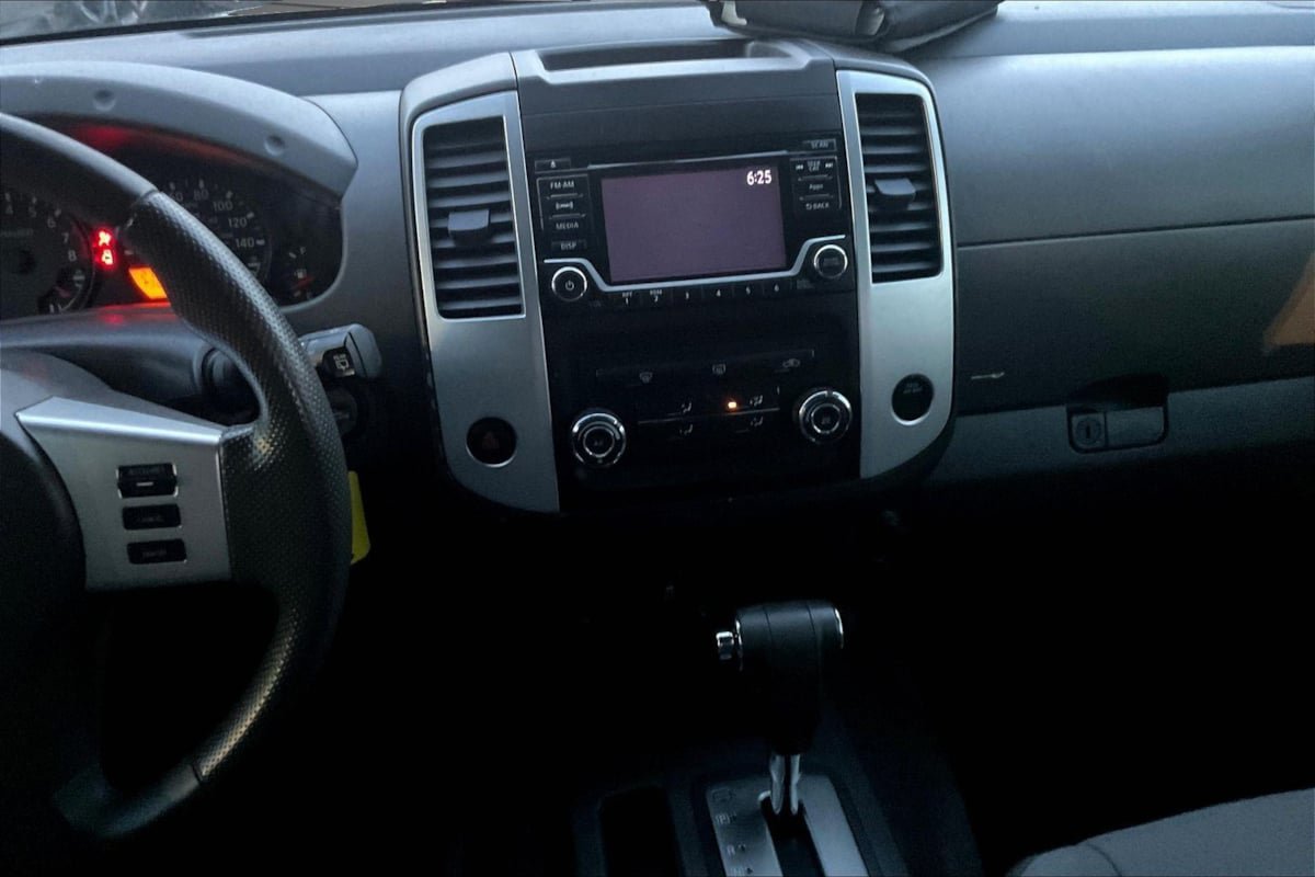 Used 2015 Nissan Xterra S RWD image 9