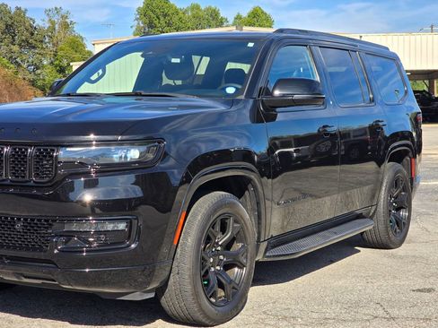 Used 2023 Jeep Wagoneer Series II image 52