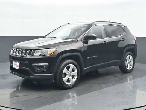 Used 2019 Jeep Compass Latitude AWD/4WD image 2