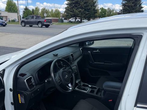 Used 2019 Kia Sportage LX AWD/4WD image 11