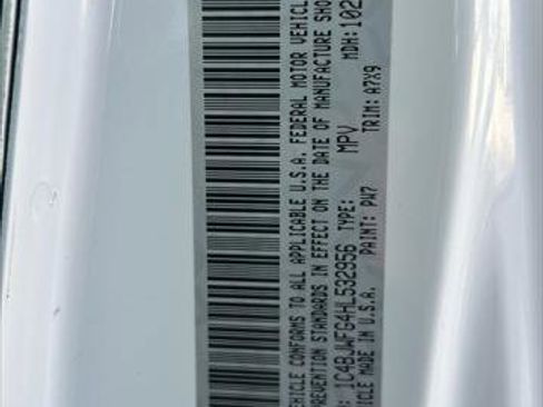 Certified 2017 Jeep Wrangler Unlimited Rubicon w/ Connectivity Group image 44